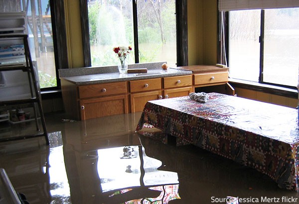 Water Damage Cleanup in Edgemere, MD (4018)